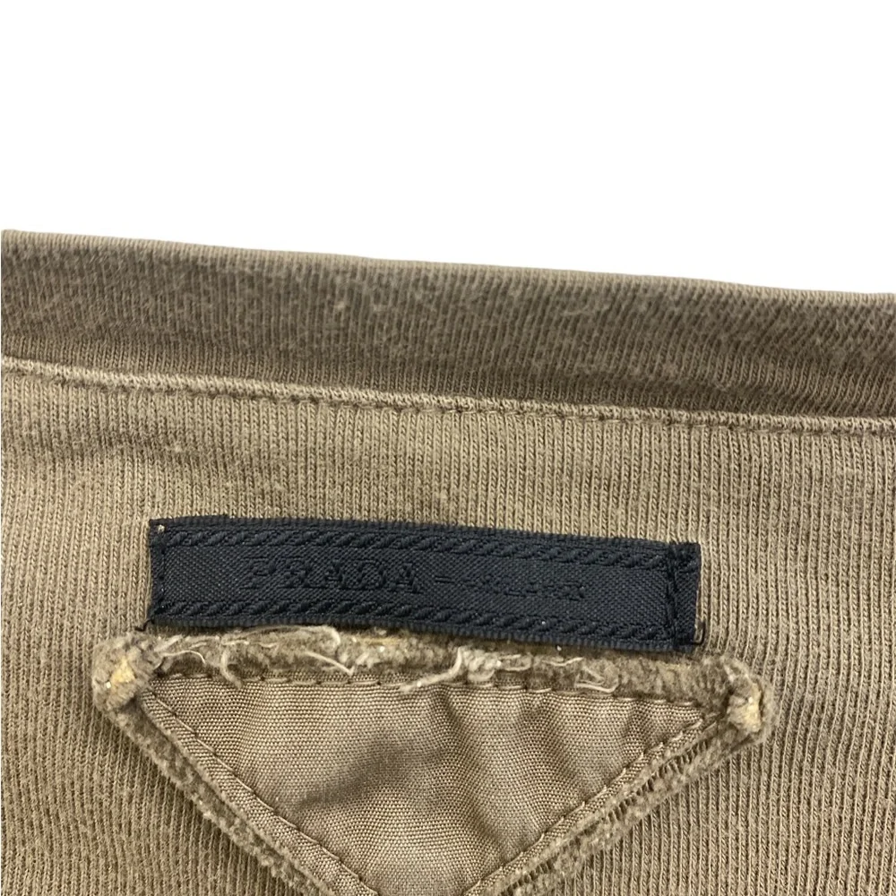 PRADA - Picture 3 of 6